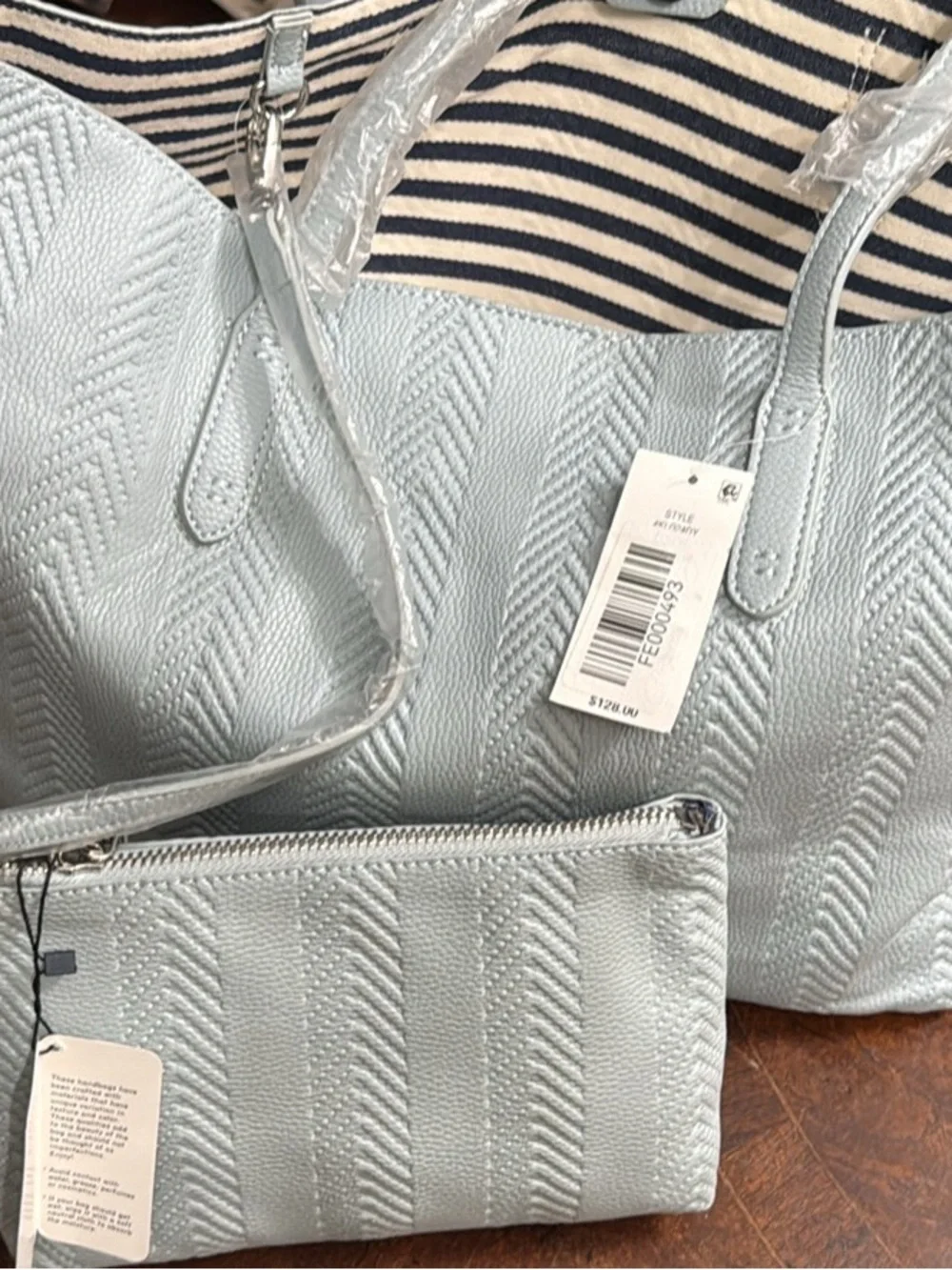 Splendid Light Blue Women's Tote Bag with Matching Wristlet